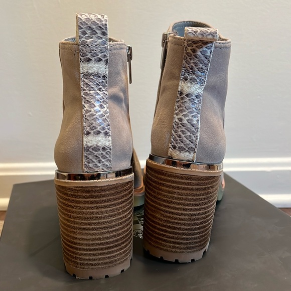 Vince Camuto Women's Gorgan Casual Bootie Ankle Boot - Picture 3 of 6